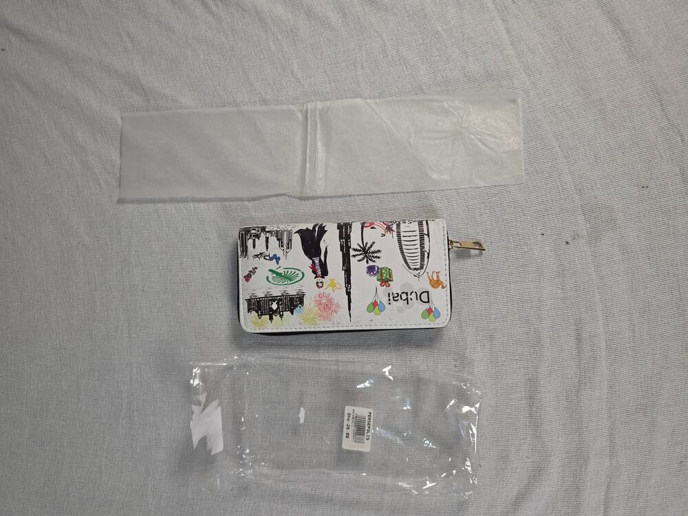 Dubai Souvenir Zip Around Wristlet Wallet NEW White